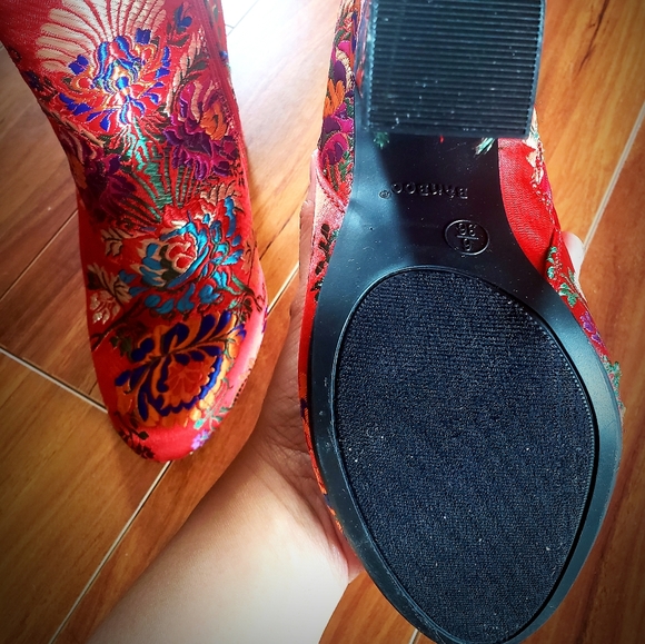 Asian-Inspired Block Heel Booties - Picture 3 of 7